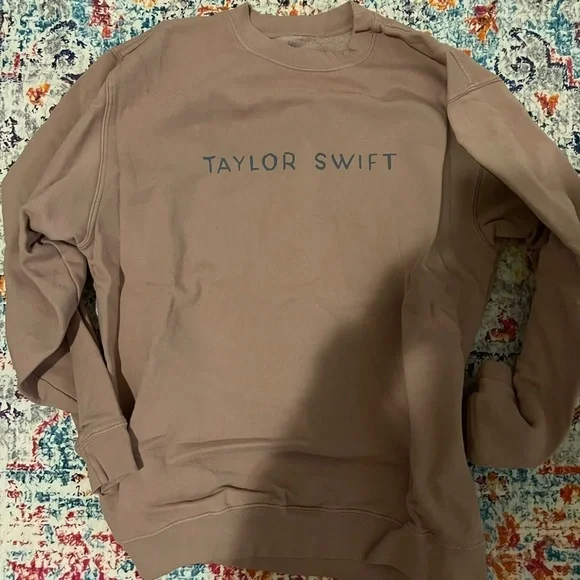 Taylor Swift 1989 TV crewneck - Picture 1 of 3